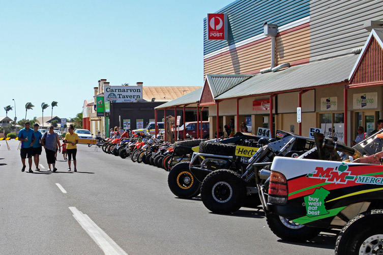 2015 Gascoyne Dash Kicks Off Transmoto