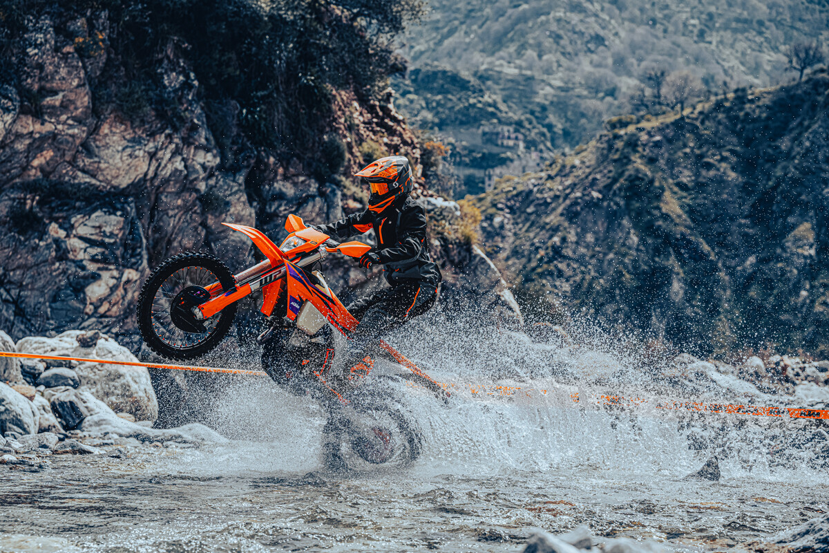 KTM INTRODUCES AN ALL-NEW HARDENDURO NAMEPLATE TO ITS 2024 ENDURO LINEUP -  KTM PRESS CENTER