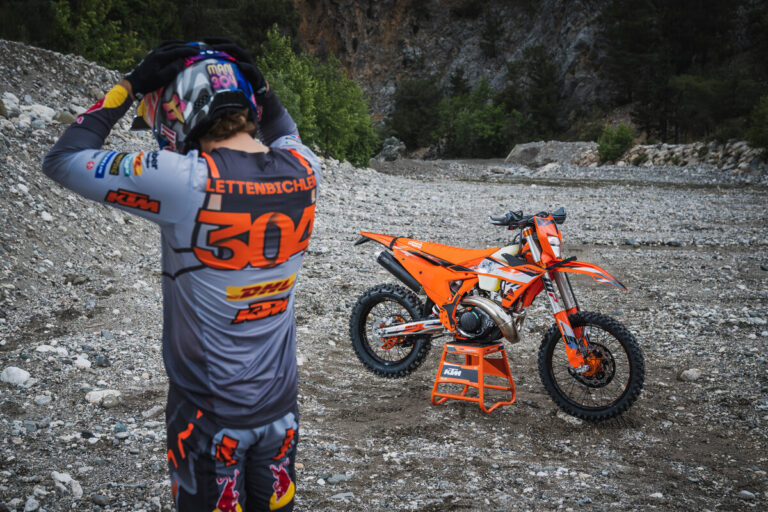 FIRST LOOK 2024 KTM 300 EXC HARDENDURO Transmoto