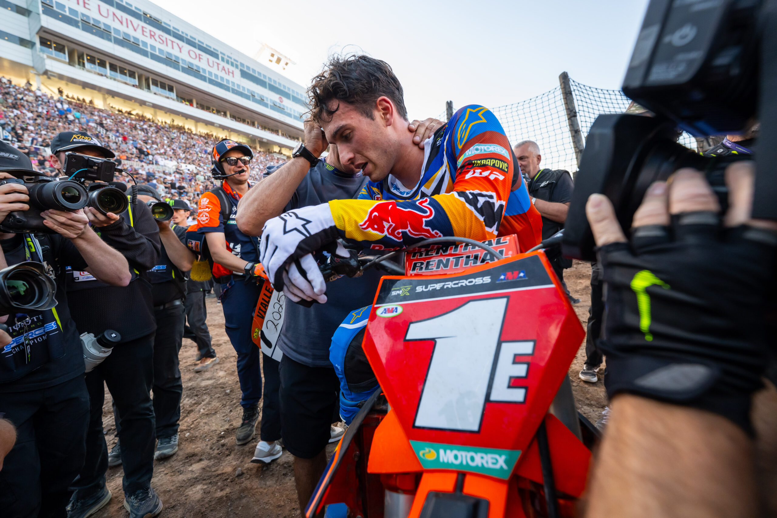 Tom Valentine Racing TOM VIALLE DEFENDS 250SX EAST TITLE - Transmoto